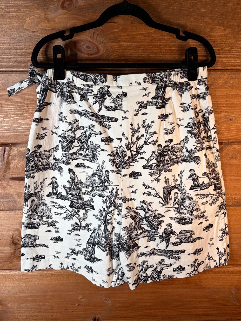 Black & White Toile Wrap Skort with Side Tie Size 10 🖤 - Picture 3 of 5